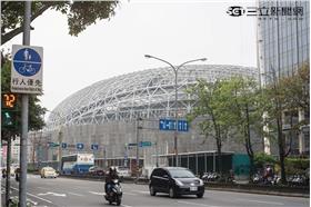 大巨蛋　（林敬旻攝）