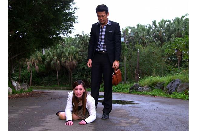 演戲來真的！楊可涵雙膝破皮大流血