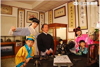 蕭閎仁、草莓姐姐體驗世界最爽工作！