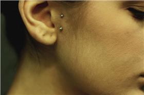 耳洞(圖/flickr  Maria Casacalenda)