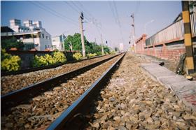 鐵軌/flickr/Hungju Lu/https://www.flickr.com/photos/jefflen/96335576