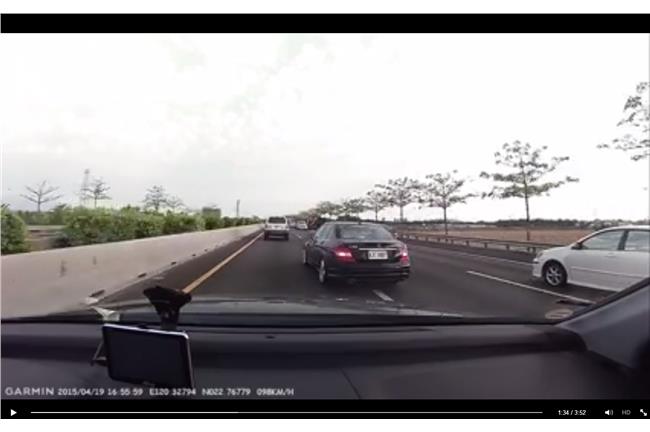 惡意超車？網友po行車紀錄器遭洗臉