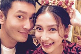 黃曉明和Angelababy（圖／Angelababy微博）