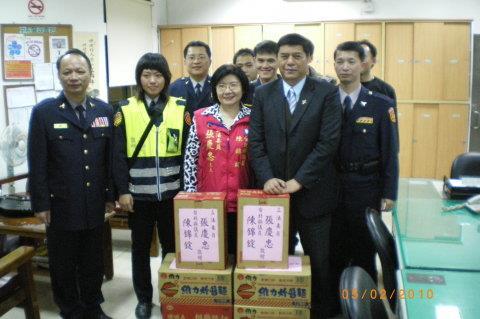 就愛蔡依珊！　張慶忠妻也呷意這一味