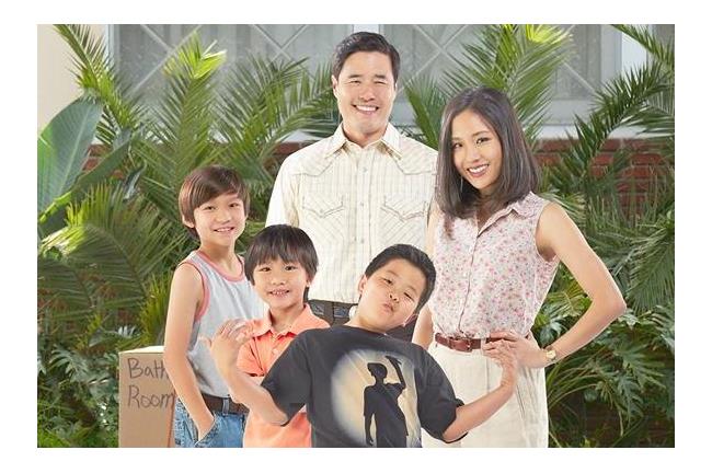 美劇走鐘！演台裔移民驚現中國五星旗