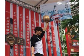 吳克群台北簽唱