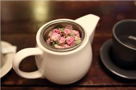 花草茶、玫瑰－flickr－Ethene Lin－https://www.flickr.com/photos/ethenelin/14648840714