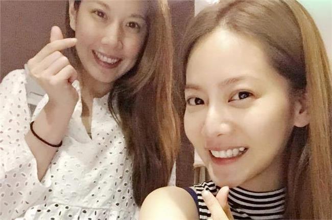 曾之喬「神秘手勢」飄愛心向粉絲示愛