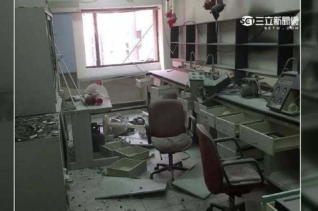 圖／中興大學實驗室氣爆牆裂門炸開