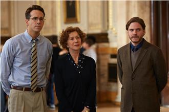 女星女王級演技！與歐美兩大男星同台