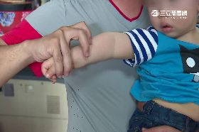 ~虐嬰扯斷手1200