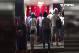 看媽祖煙火遭開單　30人圍警局嗆聲