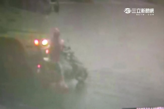 肉身擋車護女　勇母死前喊：女兒呢