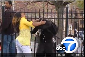 巴爾的摩暴動，母親管訓小孩（https://www.facebook.com/ABC7/videos/10152780745822452/）