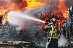 滅火,縱火,放火,失火,火災,/Flickr-Loco Steve/https://www.flickr.com/photos/locosteve/4349003896/in/photolist-7CiMkN-7Bu3bk-8FKgee-8N9LaR-4fDWXN-rshWgD-4dW93q-jJCBd-8qk6n-5u4n3g-b4KVkB-7AwEDS-4y2gKq-aBn9tE-8Yqy8L-2F4PN-7VPeCv-3DRvTU-7iq8EQ-q896Gc-8F6bvP-8n5ZMf-b3jjdD-9GwDGL-98bSDR-3EVx3y-aiBite-dLsTJf-rezQgd-5E4TKh-mfGib3-58g3mv-5QJkuA-7VPeUg-icZwXR-pcFqae-HHny6-2V8q3J-5QDYBT-3DRvKo-7VPfcP-aqhkap-qccMSv-753oqV-8oF38M-7VSuF5-3DM97k-6wWffb-p9Xqwn-8MygJY