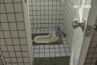 劉政鴻搞窮苗栗　蓋流動公廁燒三千萬