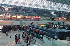 桃園機場／flickr－Yusuke Kawasaki
https://www.flickr.com/photos/u-suke/8676026087/in/photolist-27fpbZ-27jEbd-27jDYA-27jGj7-27fekk-27fdsD-27jEYy-27ffdi-27jQ77-27ffYv-27ffrV-27jEmS-27fozX-27jELQ-27jGC5-27fooH-72shxP-8RZtrL-8RWAsa-4igFGc-da2oRM-axwwAU-7tzgZ4-da2qqe-phUFyk-edEUhF-a31auy-7SSoJg-4ikMbN-5HqSRH-5mZY93-aj1C1h-k3zztX-56W8Gt-5HqT5r-5HqTLe-5HqSAa-5Hvciw-5HqT2V-5HqTFi-5HvbPm-5HqTjc-5HvbCW-5HqTci-5HqSFe-5Hvcu5-5HvcoG-aPcu12-4yKuVi-56fNDq