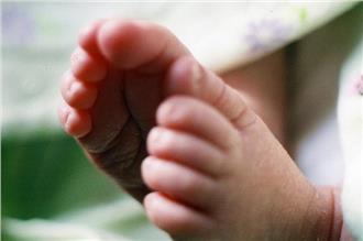 新手媽誤用酒精泡奶　嬰甲醇中毒腦死