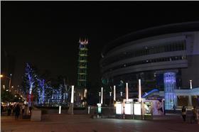 高雄巨蛋
https://www.flickr.com/photos/tony926/4392263972/in/photolist-7G8v4b-7G4zZa-7G8ysL-7G4Dpa-7G4vgZ-7EqgwL-7EmX2c-7EmG1e-7EmQGe-7EqzjL-7EmBBM-7Eqvi5-7EmZg6-7EqDih-7EqrbC-7Eqi4U-7EqBiL-584dKv-584dmF-584cMK-7G7W1U-7G8tss-7G7YzE-7G45tg-7G4u1P-7G4sTT-7G4cAZ-7G83rj-7G44kt-7G41AZ-7G4dK6-7G4rx8-7Eqbrj-7EmUEz-7Emonn-7Eqd6m-7EmSHr-dCEj3j-6UxQVP-73qsFv-6UBTPN-6UBRBu-6UBVRw-6UxRcV-6UDqnQ-6Uznsi-6Uzmd2-6UDq3o-6UDrcq-6UznvM