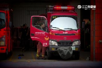 別讓朱立倫不開心　救護爆做愛心卡片