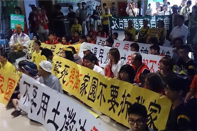 南鐵都委會爆衝突　徐世榮：形同戒嚴