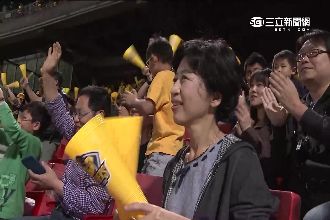 老婆愛看球！柯P有意迎兄弟隊回台北