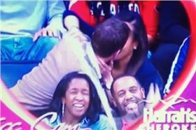 情侶（翻攝自Vine影片）