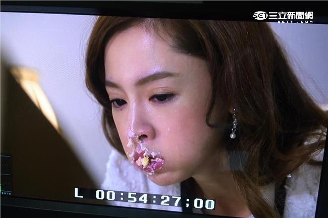 楊可涵爆食吞蛋糕　演到瘋掉要求素顏