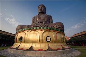彰化大佛／FLICKR
https://www.flickr.com/photos/papyrist/3785764434/in/photolist-5QgMKW-5Wpquf-7okvkS-fy95YX-3faYSb-3fa9Jm-3fa8pW-3fa6NN-6Lx2SA-3byMky-7oxhxw-fJe7bm-fJV2Jf-apRsz5-4Yaev1-67MSLW-67MSCG-oakbtE