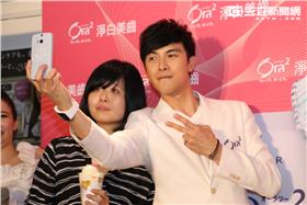 謝佳見記者會／黃仲義