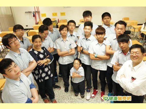 小巨人「黏寶寶」　最渴望的是這件事