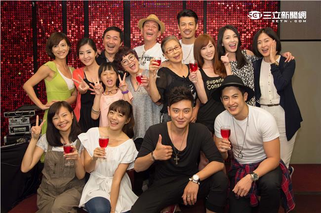 陳志強激吻楊可涵被虧偷塞紅包給導演