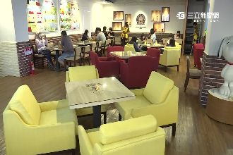 飢餓行銷？民控查理布朗餐廳都空位