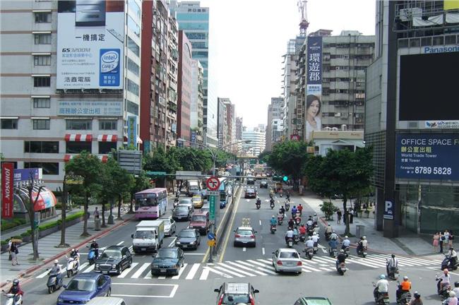 違停搶道事故多　交通部擬縮減慢車道