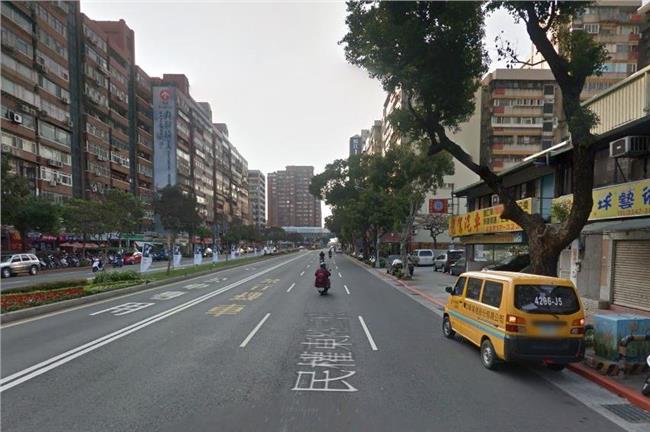 笨蛋，降低肇事率才不在縮減外車道