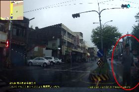 持刀敲車窗g1200