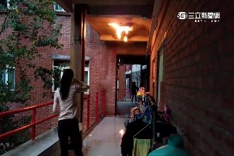 驚！南藝大女宿舍下火花雨　少女嚇歪