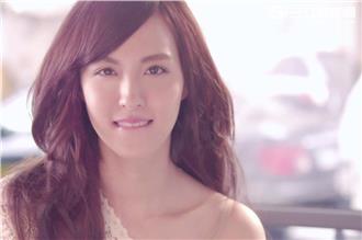 魏蔓甩馬頭鯛傻妹樣　咬唇電暈劉以豪