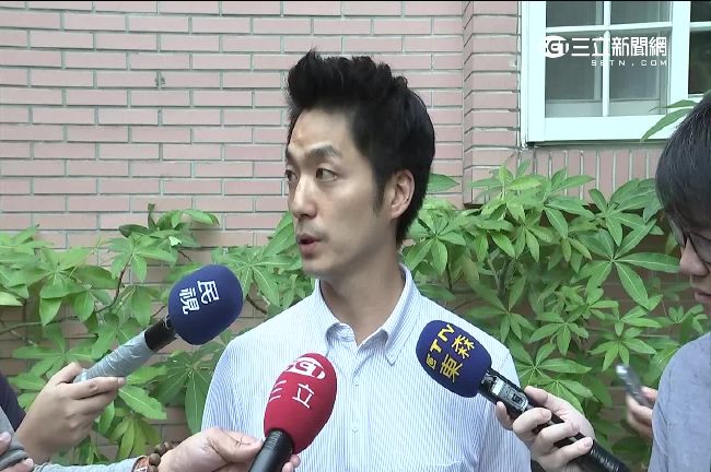 蔣萬安銷綠卡　梁文傑狠酸：羨慕他