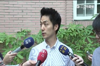 蔣萬安銷綠卡　梁文傑狠酸：羨慕他