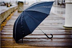 傘,阿嬤,中興大學,小偷▲圖／攝影者Y'amal, flickr CC License https://www.flickr.com/photos/bonvoyagetohappy/8078865480/in/photolist-diUif9-fJsoM5-6HuUbp-oG884i-7uF6QT-d9w4r5-d9vXR9-d9vXJf-d9vX3J-d9vRny-d9vPTN-6JXDeN-4q2Z9i-582h8p-hFoMbG-hFoGLu-93iPwf-aEy9fF-3Hwcga-3wToaj-p7oXjh-4EiGFd-8DfaZa-bBbxsd-9qrgEt-6SMSmJ-7DKALy-fxxRJ2-9W5KqN-pJk72F-9xfBRe-4EUVnj-s1AsZ-eXLr9A-afBc8c-3pg19K-8krAk7-ah4aKf-4pfzoq-q8Usd9-bRMMY8-gpvxW-bZGFjN-dUsca8-7QQy2y-EaSNV-aFnHkK-4ZTwAY-8s2dcJ-fCjHDw）