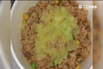 暗黑料理？鳳梨炒飯沒鳳梨　椰果代替