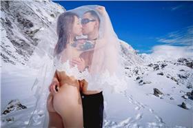 柳喪彪全裸婚紗／臉書