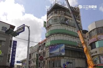 高雄「最牛」空中違建　市府強制拆除