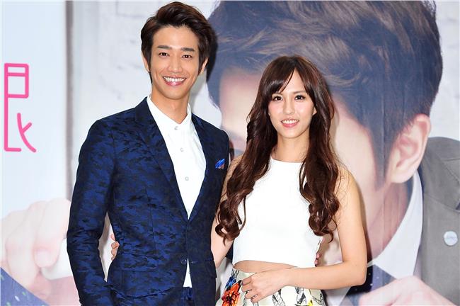 劉以豪「九頭身」露胸肌　魏蔓不敢看