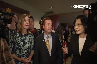 台僑晚宴全家出動　英姊：上位需天命