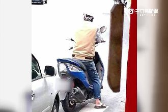 嚇！翁屢次遛鳥騷擾　女學生驚報案