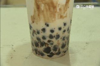 誇張！波霸珍奶得排5小時才喝得到