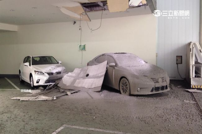 豪宅灌漿模板裂！百萬名車慘遭淹沒