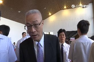 槓上洪智坤　「被害人」吳敦義好委屈